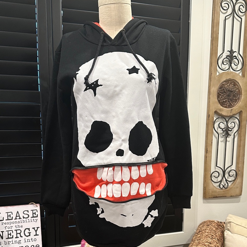 1990s Vintage Y2K Skull Sweatshirt